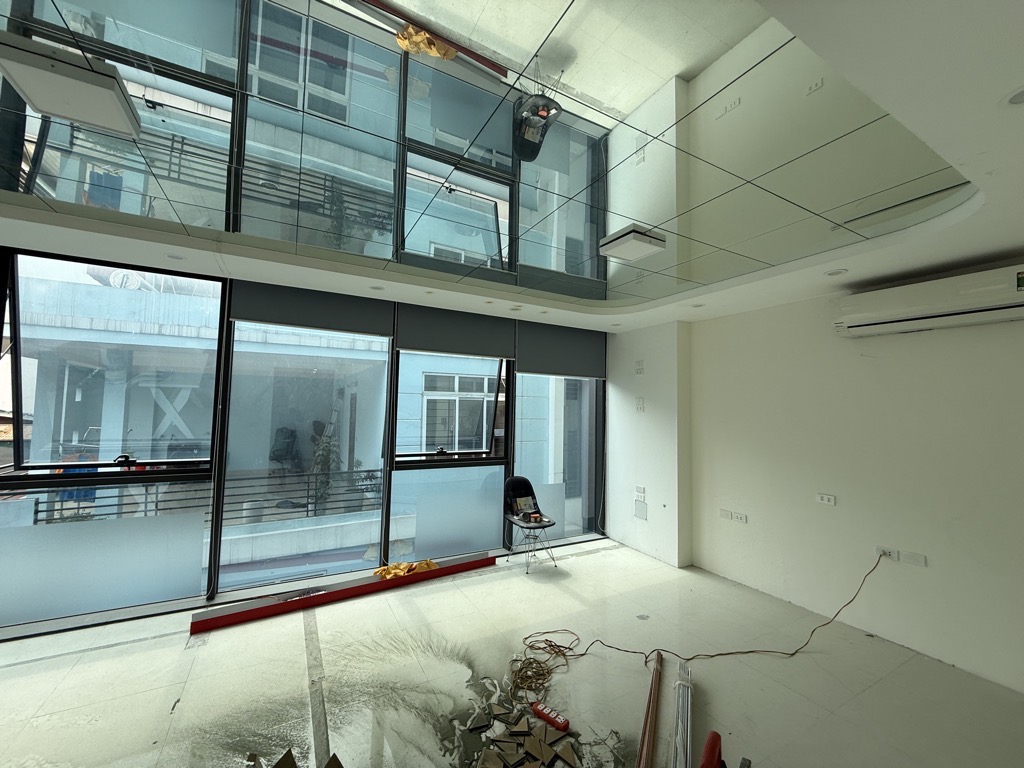 (Tin thật 100%) Bán tòa VP lô góc 105m2 x 8T tại Thái Hà - Đường ô tô tránh - Dòng tiền 1,3 tỷ/năm - Ảnh 2