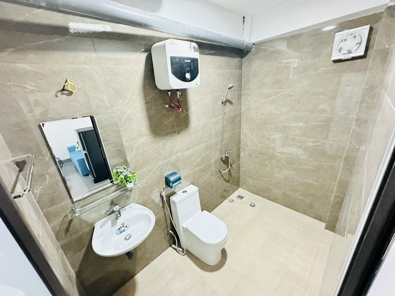 CHO THUÊ PHÒNG - DT,30M2 KHÉP KÍN- GIÁ 3.5 TR - BẮC TỪ LIÊM - GẦN HỌC VIÊN TÀI CHÍNH - Ảnh 2