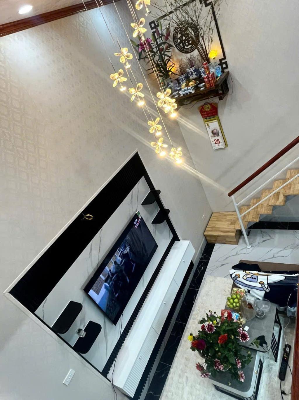 Bán nhà phố Trương Định, mặt ngõ, 15m ra mặt phố, DT 27m2, 5,85 tỷ - Ảnh 1