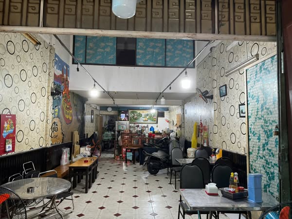 Quận 11 ! MB ĐẸP LẮM ! CHO THUÊ NGUYÊN CĂN GIÁ RẺ 24,5 tr ! MT đường lớn khu kinh doanh sầm - Ảnh 1