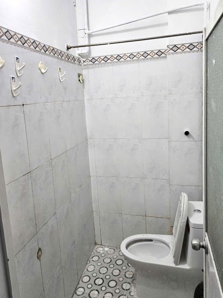 Xe Hơi Đỗ Cổng, Phước long B, Quận 9, DtSd 72m2, 2 tầng kiêng cố cho thuê7tr chỉ có 2.95ty. - Ảnh 1