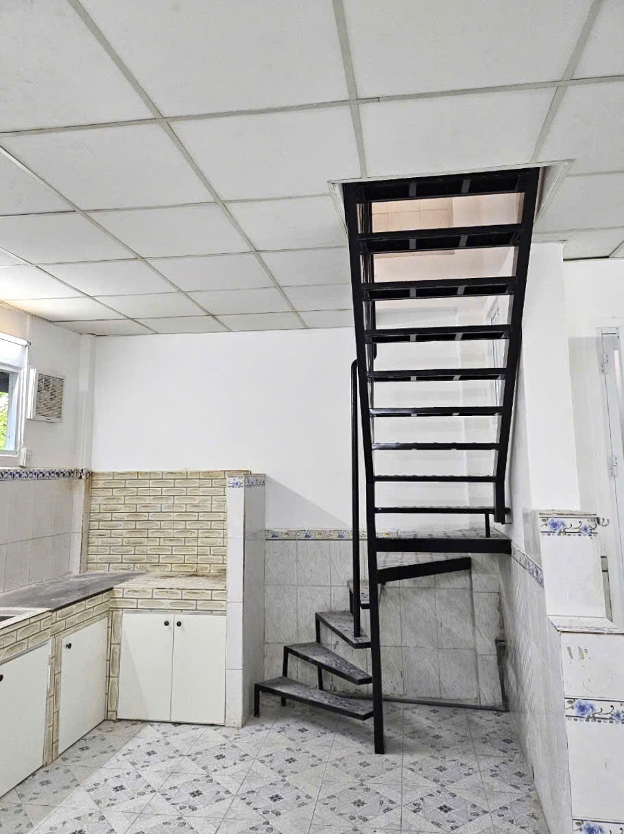 Xe Hơi Đỗ Cổng, Phước long B, Quận 9, DtSd 72m2, 2 tầng kiêng cố cho thuê7tr chỉ có 2.95ty. - Ảnh 2