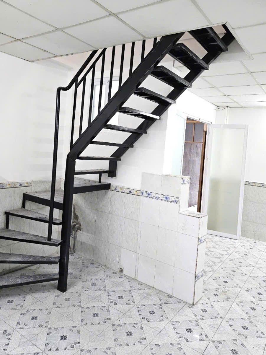 Xe Hơi Đỗ Cổng, Phước long B, Quận 9, DtSd 72m2, 2 tầng kiêng cố cho thuê7tr chỉ có 2.95ty. - Ảnh 3
