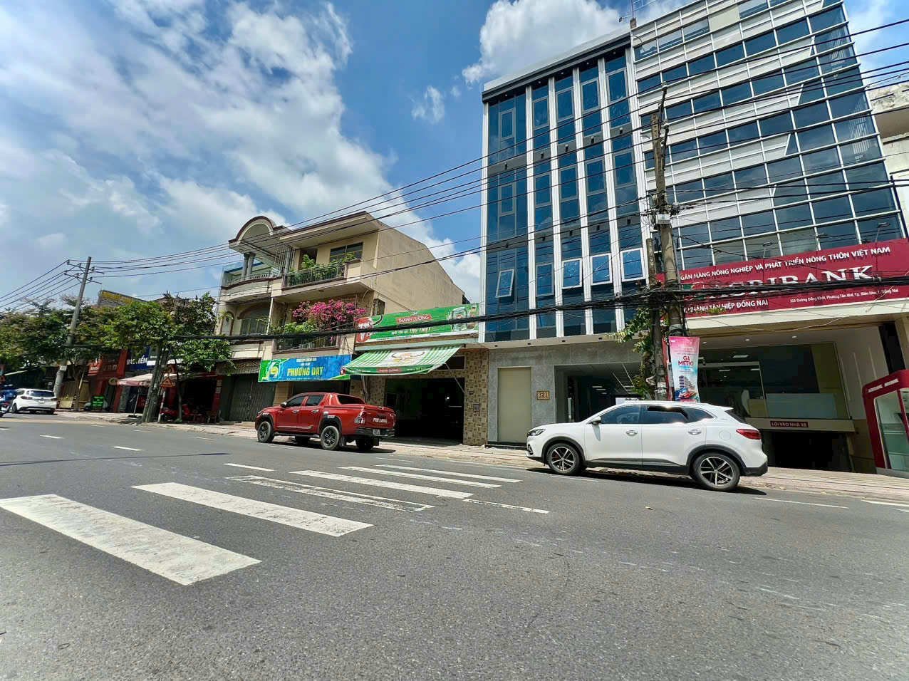 Bán nhà Mặt Tiền Đồng Khởi mới hoàn thiện, diện tích 400m2, vị trí siêu đẹp, giá 30 tỷ - Ảnh chính