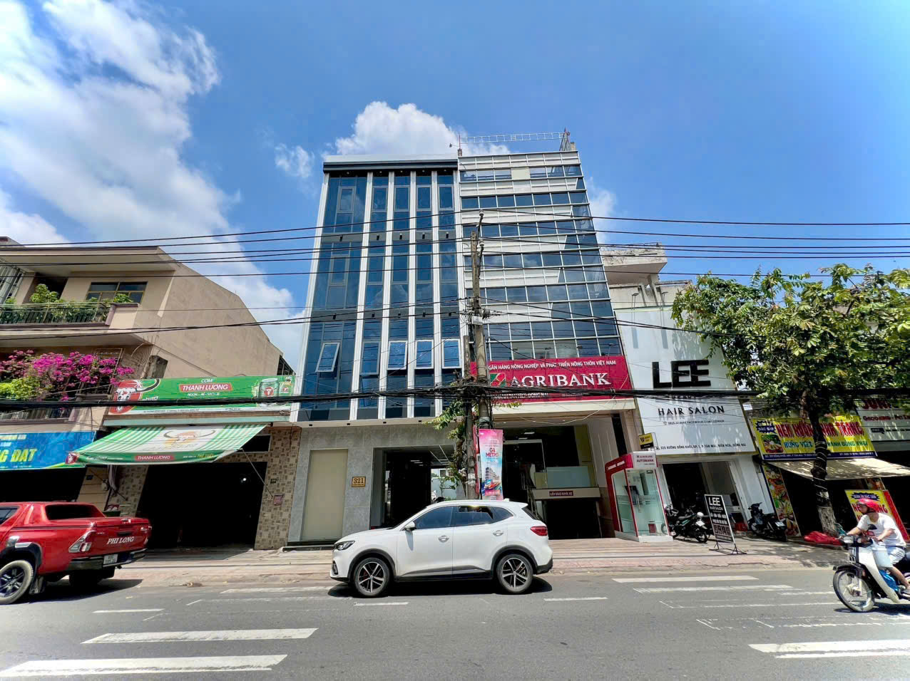 Bán nhà Mặt Tiền Đồng Khởi mới hoàn thiện, diện tích 400m2, vị trí siêu đẹp, giá 30 tỷ - Ảnh 1