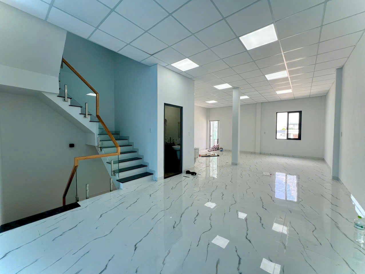 Bán nhà Mặt Tiền Đồng Khởi mới hoàn thiện, diện tích 400m2, vị trí siêu đẹp, giá 30 tỷ - Ảnh 2