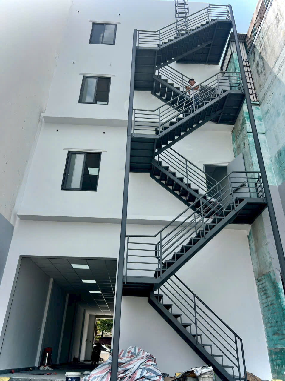 Bán nhà Mặt Tiền Đồng Khởi mới hoàn thiện, diện tích 400m2, vị trí siêu đẹp, giá 30 tỷ - Ảnh 4