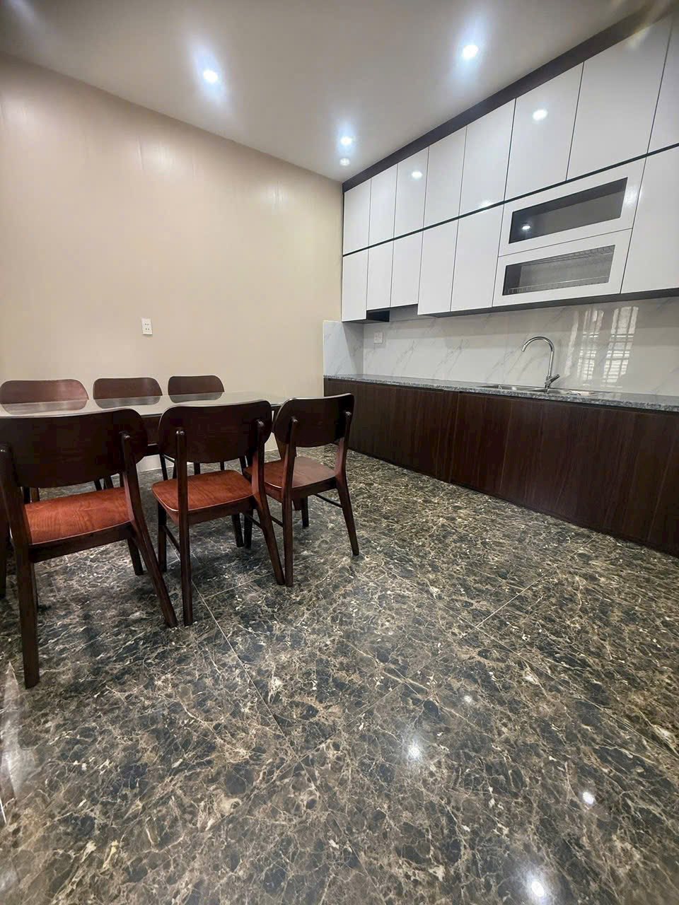 Bán căn nhà 3 tầng mặt đại lộ Trần Hưng Đạo, ph Ngọc Châu, TP HD, 63.5m2, 3 ngủ, KD tốt - Ảnh 6