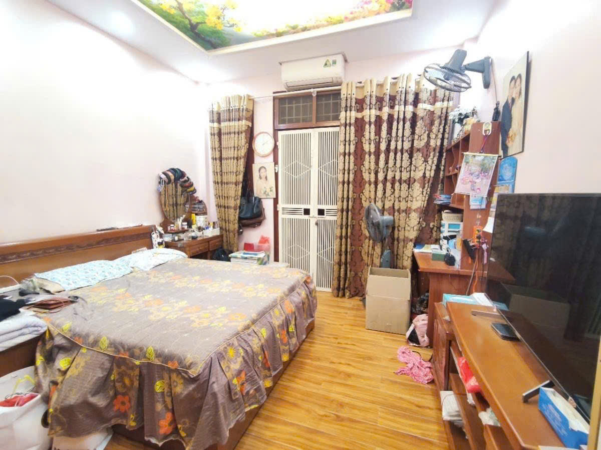 ĐỘI CẤN - NGÕ THÔNG RỘNG - NHÀ ĐẸP Diện Tích 46m2 5 tầng mặt tiền 3.9m Giá 13.9 tỷ - Ảnh 2