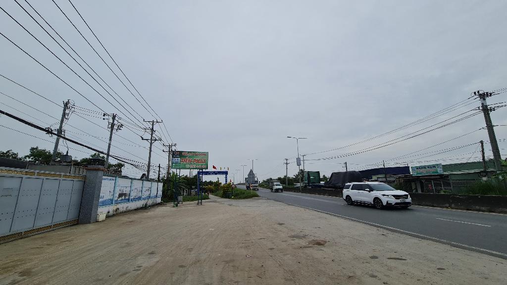 BÁN ĐẤT - ĐT 830 - BẾN LỨC - LONG AN - 7900M2  - NGANG 60 X 130M - CHỈ 69 TỈ - Ảnh chính