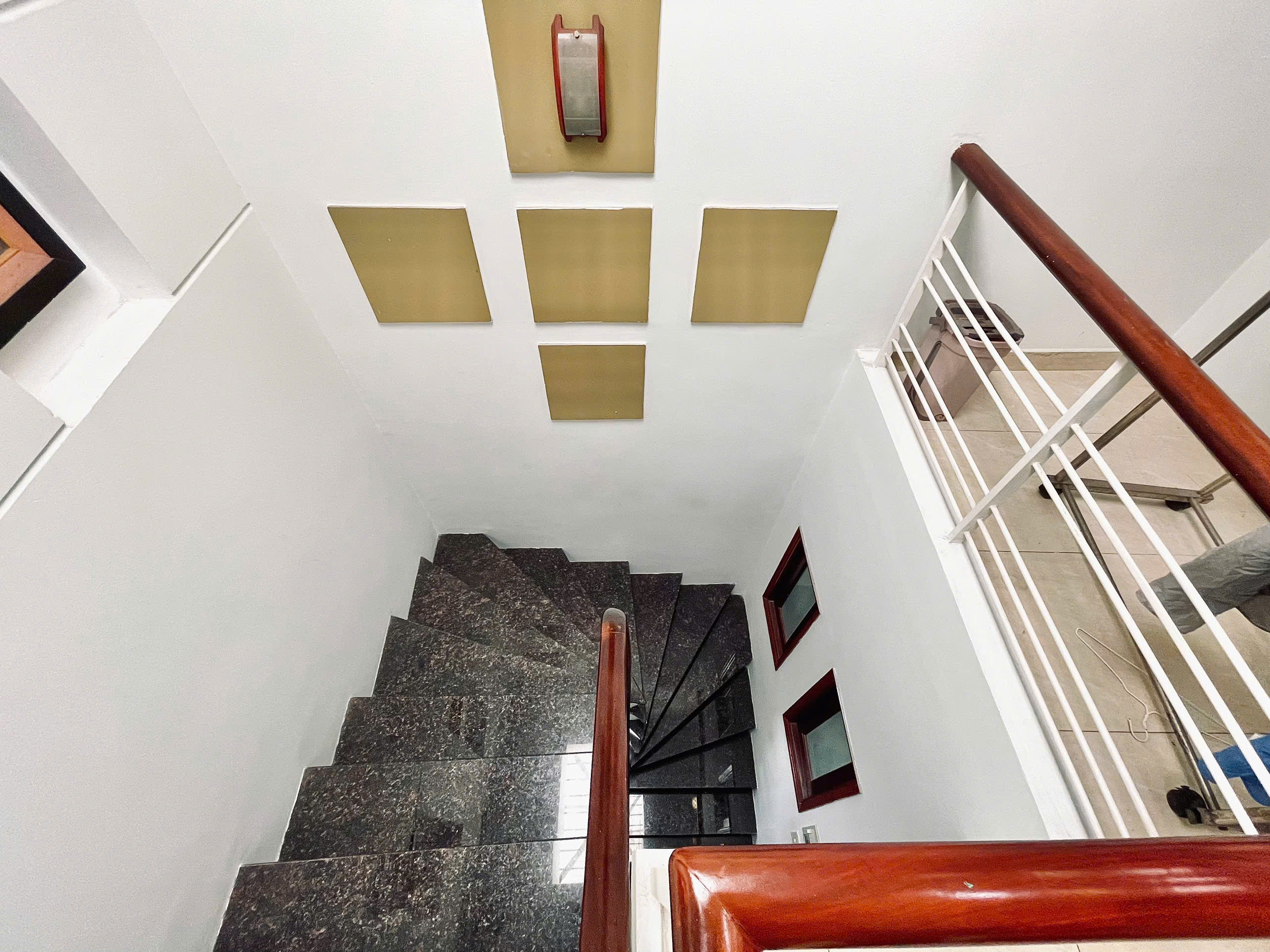 12 tỷ – bán gấp nhà 5 tầng đẹp trần quang diệu p13 quận 3, 41m², chủ xây để ở, hẻm thông ra mặt tiền - Ảnh chính