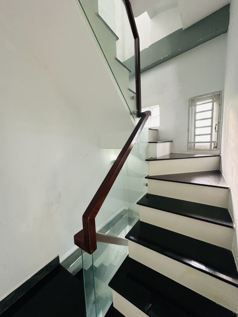NHÀ MỚI ĐẸP NGAY CHỢ PHẠM VĂN HAI, GẦN 20M2 NGANG HƠN 4M, 3 TẦNG BTCT 2PN 3WC , NỞ HẬU, HOÀN CÔNG - Ảnh chính