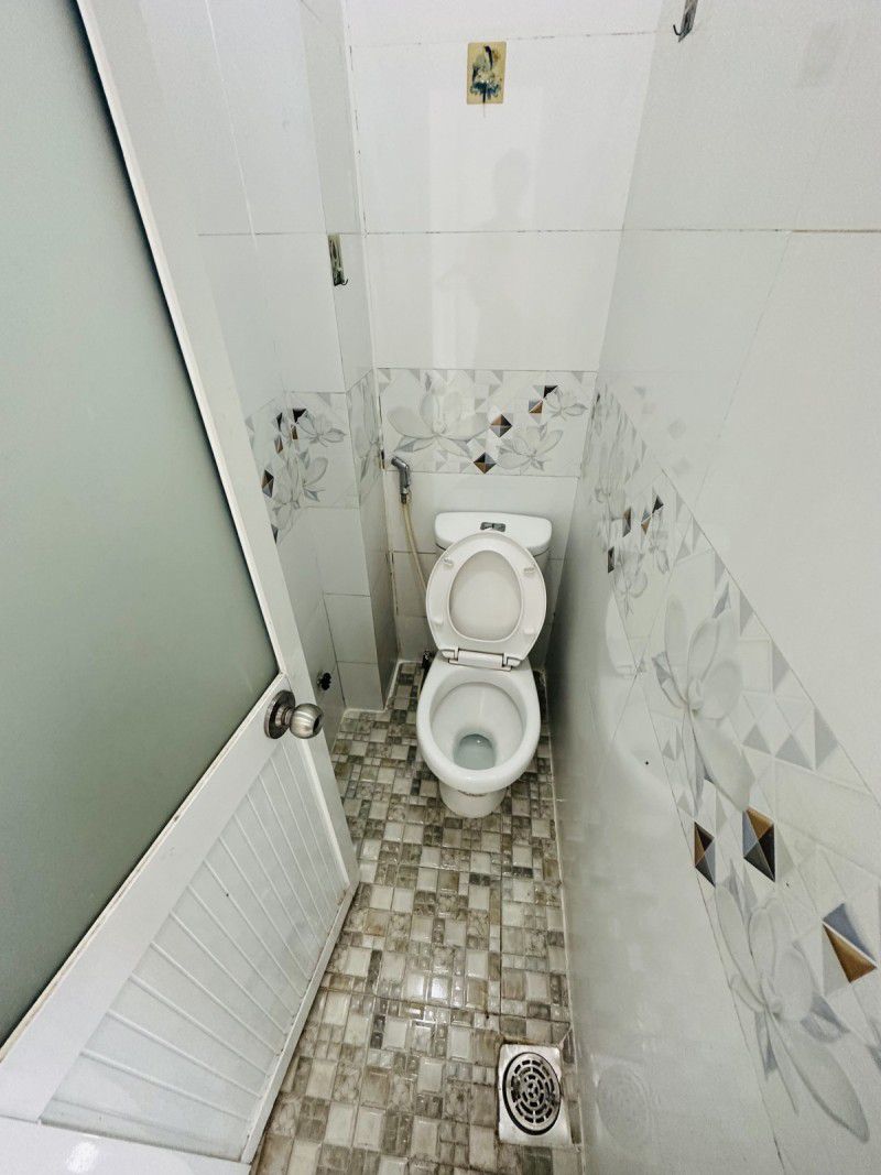 NHÀ MỚI ĐẸP NGAY CHỢ PHẠM VĂN HAI, GẦN 20M2 NGANG HƠN 4M, 3 TẦNG BTCT 2PN 3WC , NỞ HẬU, HOÀN CÔNG - Ảnh 3