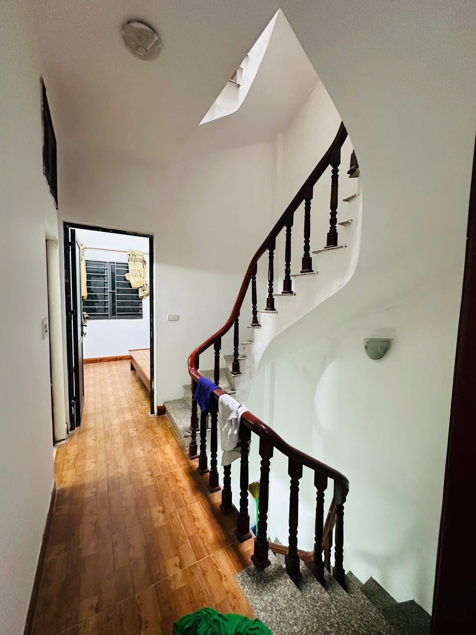 NHÀ NGÕ 603, LẠC LONG QUÂN, TÂY HỒ:43M X5T, MT 4,2M, GIÁ  8,5 TỶ. - Ảnh 2
