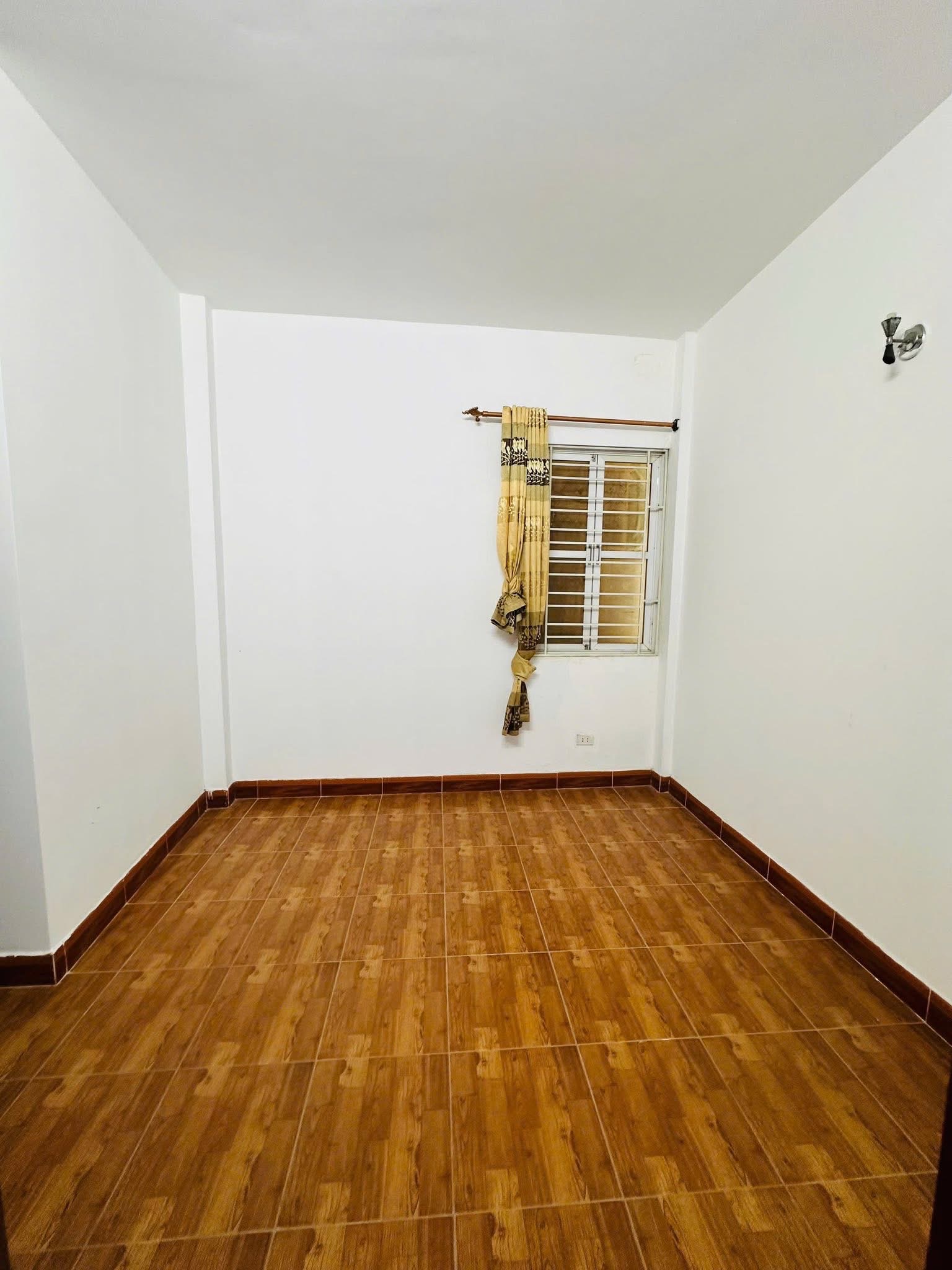 NHÀ NGÕ 603, LẠC LONG QUÂN, TÂY HỒ:43M X5T, MT 4,2M, GIÁ  8,5 TỶ. - Ảnh 4