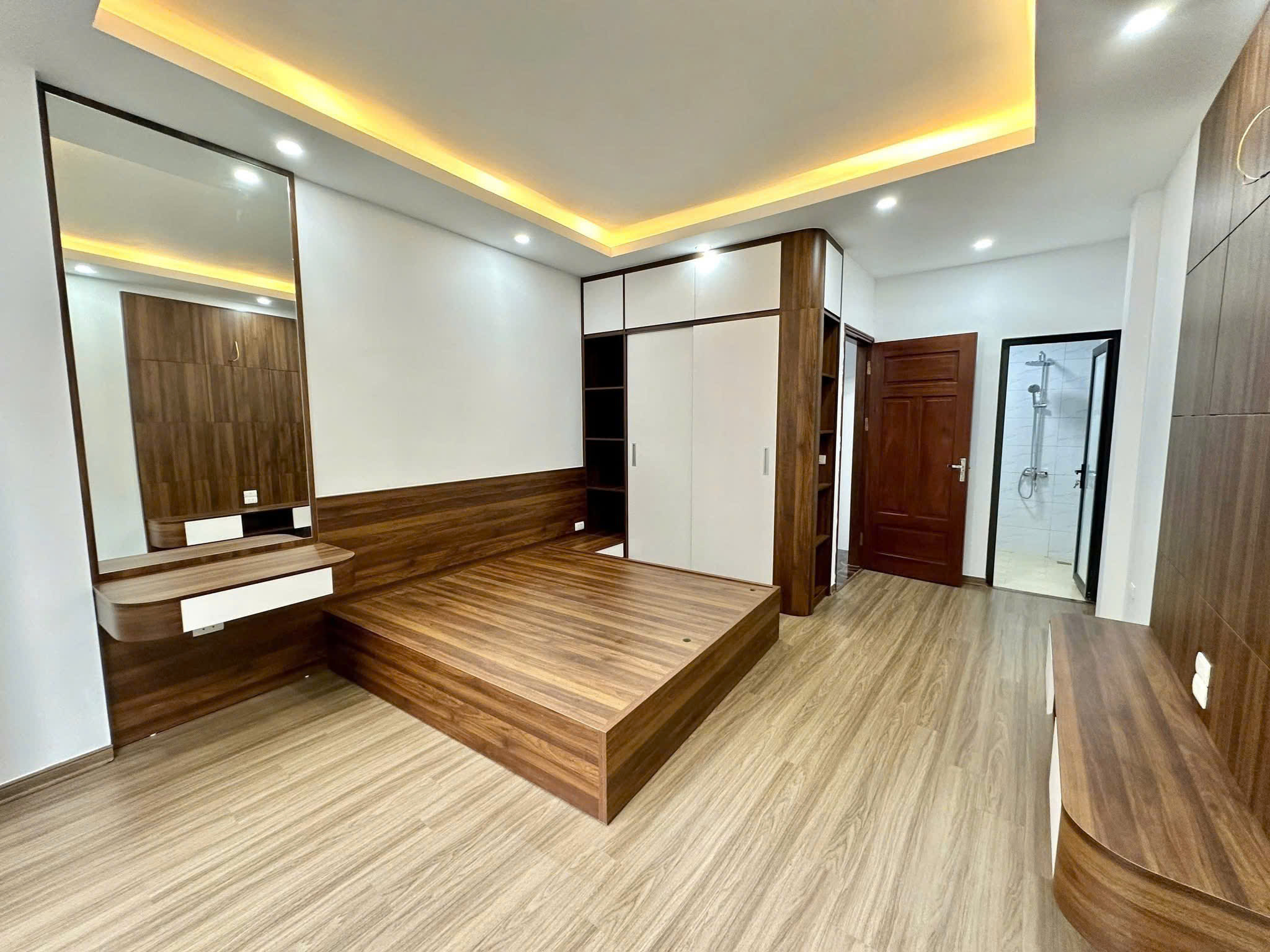 🏡 SIÊU PHẨM NHÀ ĐẸP – TRUNG TÂM XUÂN LA, TÂY HỒ – CHỈ 8.5 TỶ - Ảnh 3
