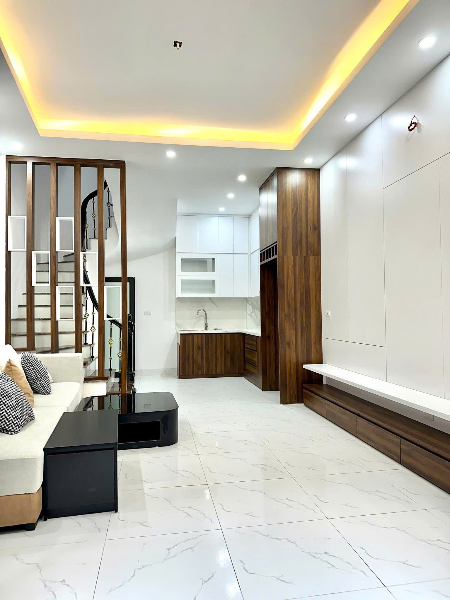 🏡 SIÊU PHẨM NHÀ ĐẸP – TRUNG TÂM XUÂN LA, TÂY HỒ – CHỈ 8.5 TỶ - Ảnh 4