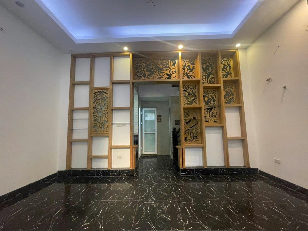 SIÊU PHẨM TRUNG TÂM CẦU GIẤY - PHÂN LÔ Ô TÔ - NGÕ THÔNG, GẦN PHỐ - Ảnh 2