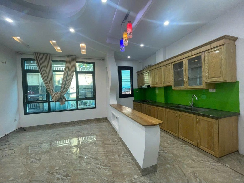 SIÊU PHẨM TRUNG TÂM CẦU GIẤY - PHÂN LÔ Ô TÔ - NGÕ THÔNG, GẦN PHỐ - Ảnh 3
