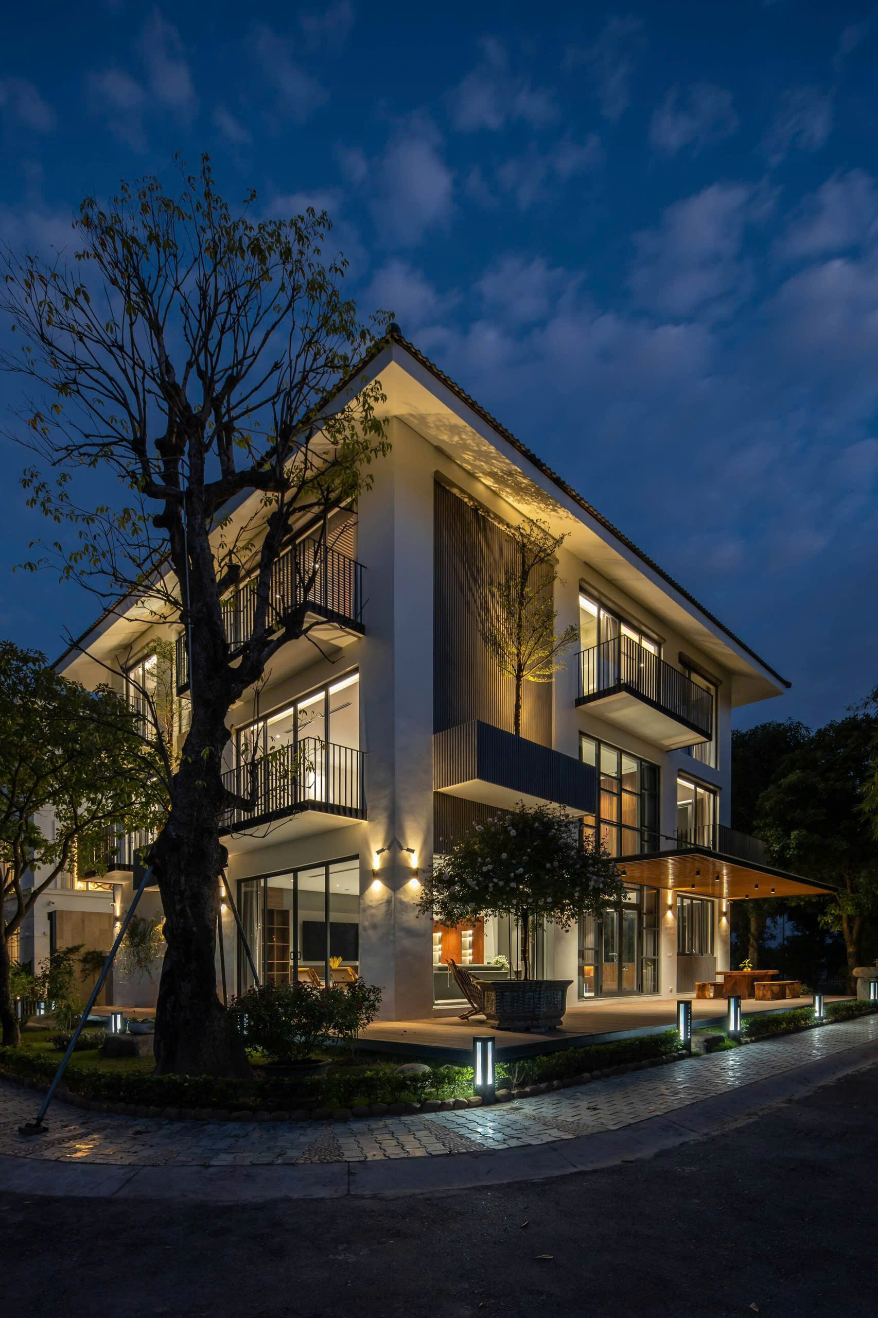 Biệt thự siêu đẳng cấp KĐT Trung Hòa - Nhân Chính, mặt phố 250m2 - Ảnh chính