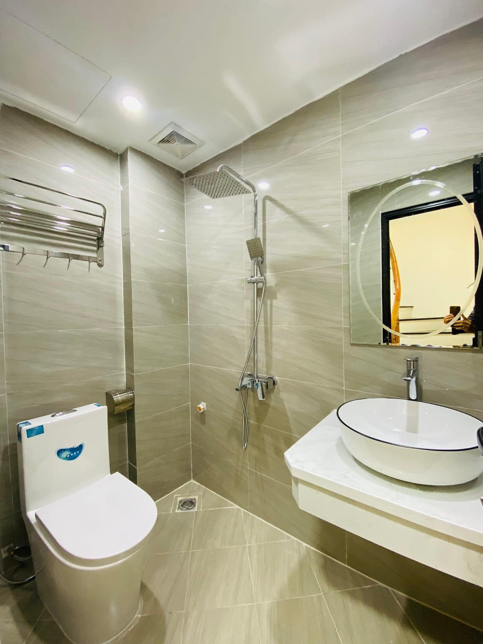 Bán nhà Quận Hoàng Mai, Gần Hồ Đền Lừ, Ngõ Rộng, Vài Bước Ra Phố, DT 30m2 Giá 5 tỷ 8 - Ảnh 4