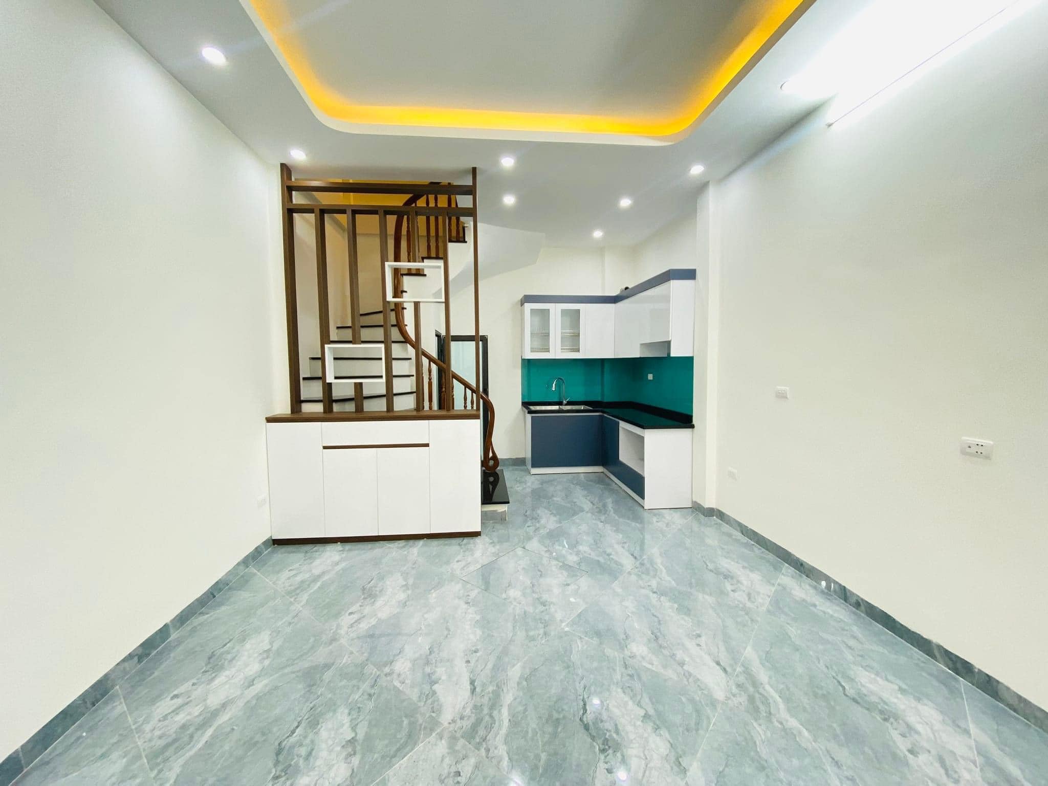 Bán nhà Quận Hoàng Mai, Gần Hồ Đền Lừ, Ngõ Rộng, Vài Bước Ra Phố, DT 30m2 Giá 5 tỷ 8 - Ảnh 1