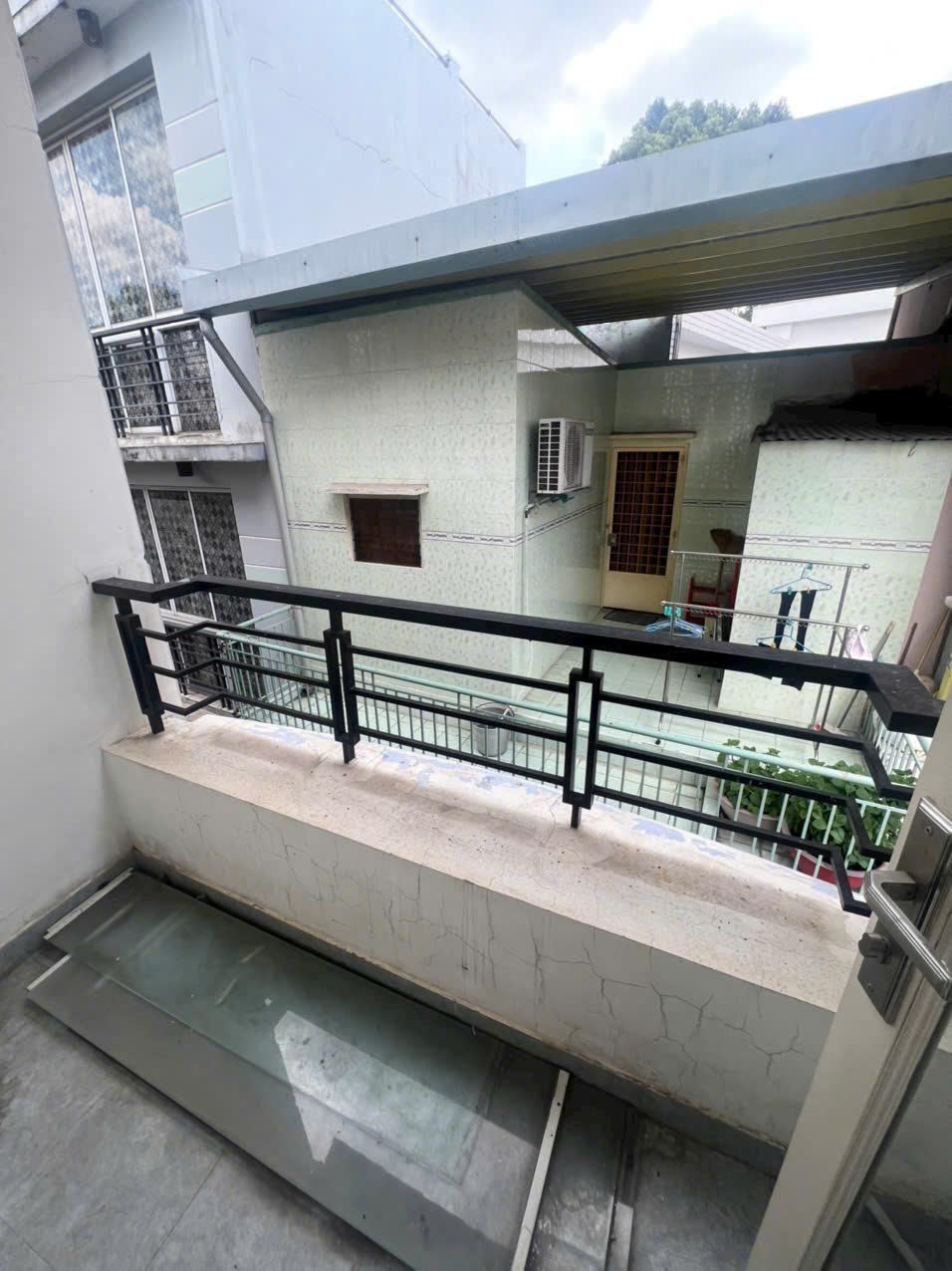 **CHỈ 5 TỶ HƠN,NHÀ HẺM 4M TRÀN BÌNH TRỌNG Q5-32m,3Tầng,3PN SHR,Hoàn Công Đủ - Ảnh 4