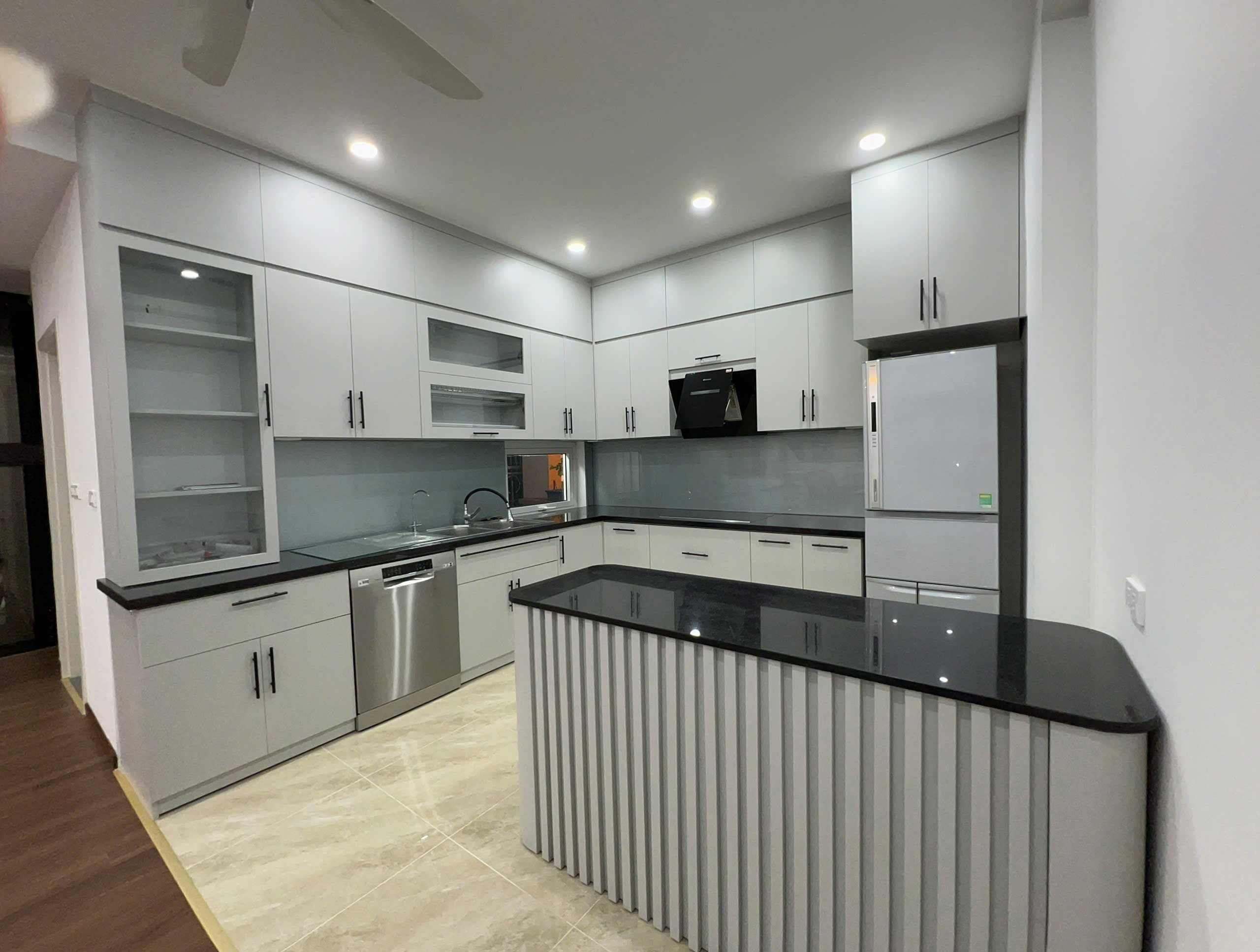 Cho thuê lâu dài nhà chất lượng cao để ở hoặc vừa ở vừa làm vp sạch sẽ tại số 35b ngõ 399 Âu Cơ, - Ảnh 2