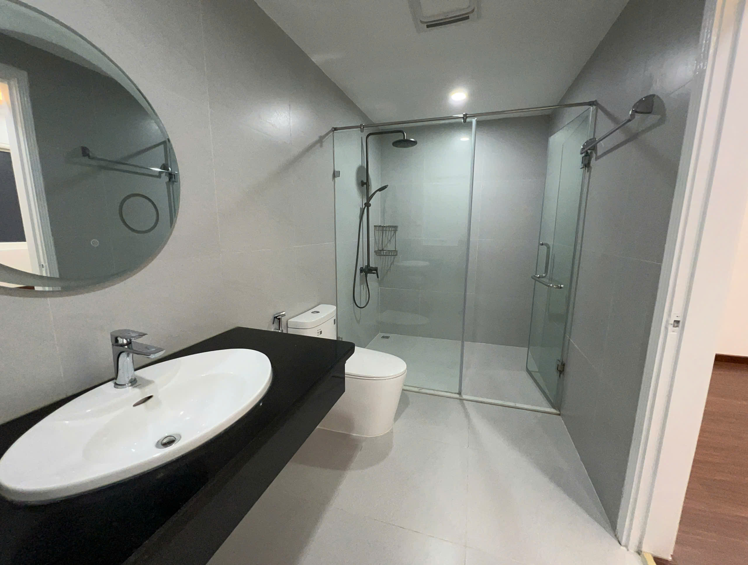 Cho thuê lâu dài nhà chất lượng cao để ở hoặc vừa ở vừa làm vp sạch sẽ tại số 35b ngõ 399 Âu Cơ, - Ảnh 1