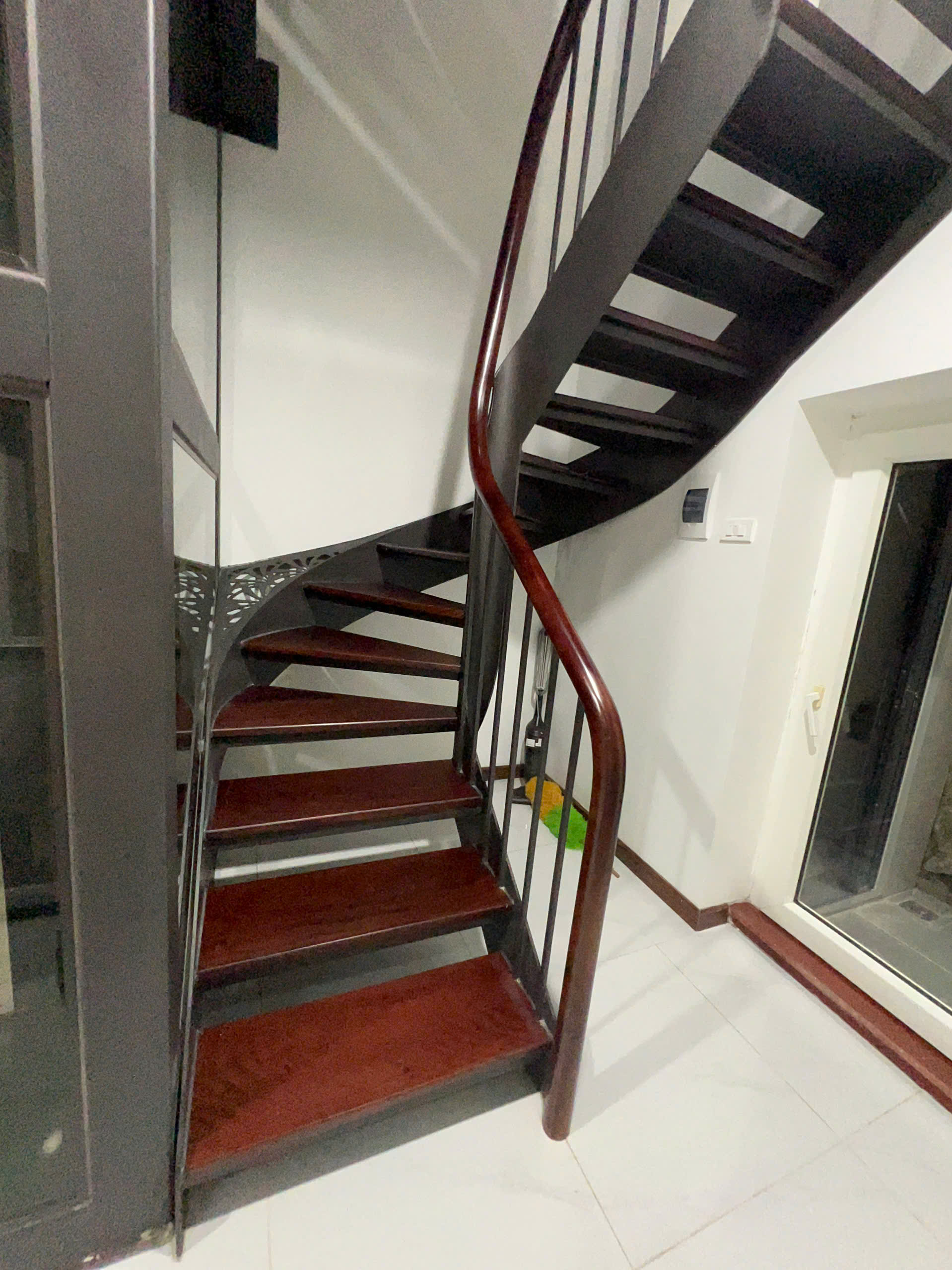 Cho thuê lâu dài nhà chất lượng cao để ở hoặc vừa ở vừa làm vp sạch sẽ tại số 35b ngõ 399 Âu Cơ, - Ảnh 4