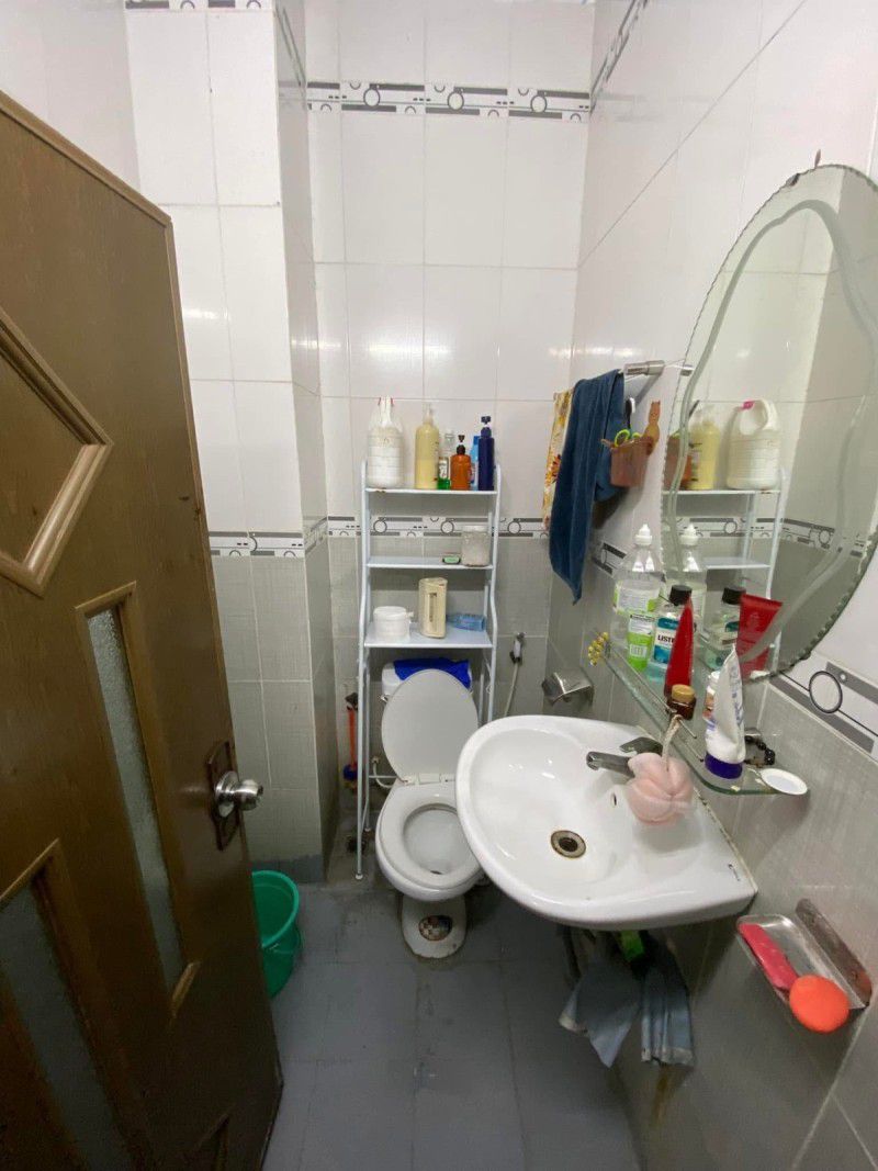 NHÀ MỚI QUẬN 7 VÀO Ở NGAY, CÁCH HẺM OTO MẤY BƯỚC CHÂN - 2 TẦNG - 2 PN - SỔ HỒNG RIÊNG - GIẢ CHỈ 3.9 - Ảnh 2