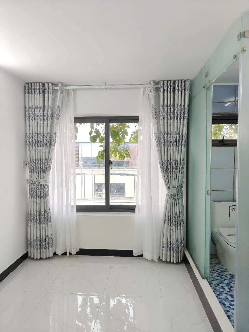 Chung cư tầng 4 đường Trần Hưng Đạo P1Q5. Giá chỉ 990tr - Ảnh chính