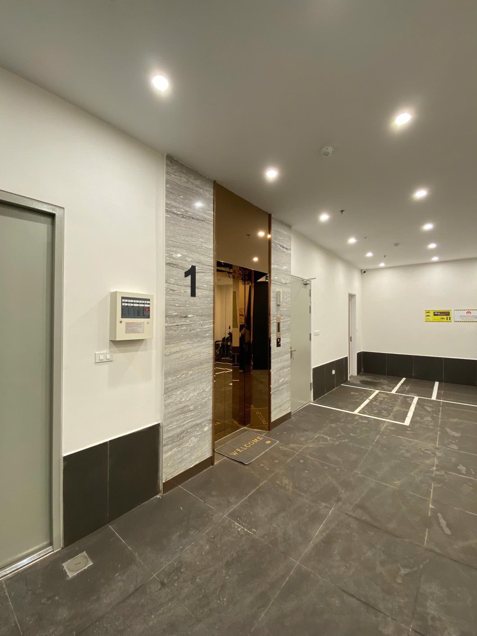 Bán Tòa CHDV (Apartment) Đê La Thành- Ô Chợ Dừa 74m/ 7T Thang máy, MT 7m 25 Tỷ - Ảnh chính