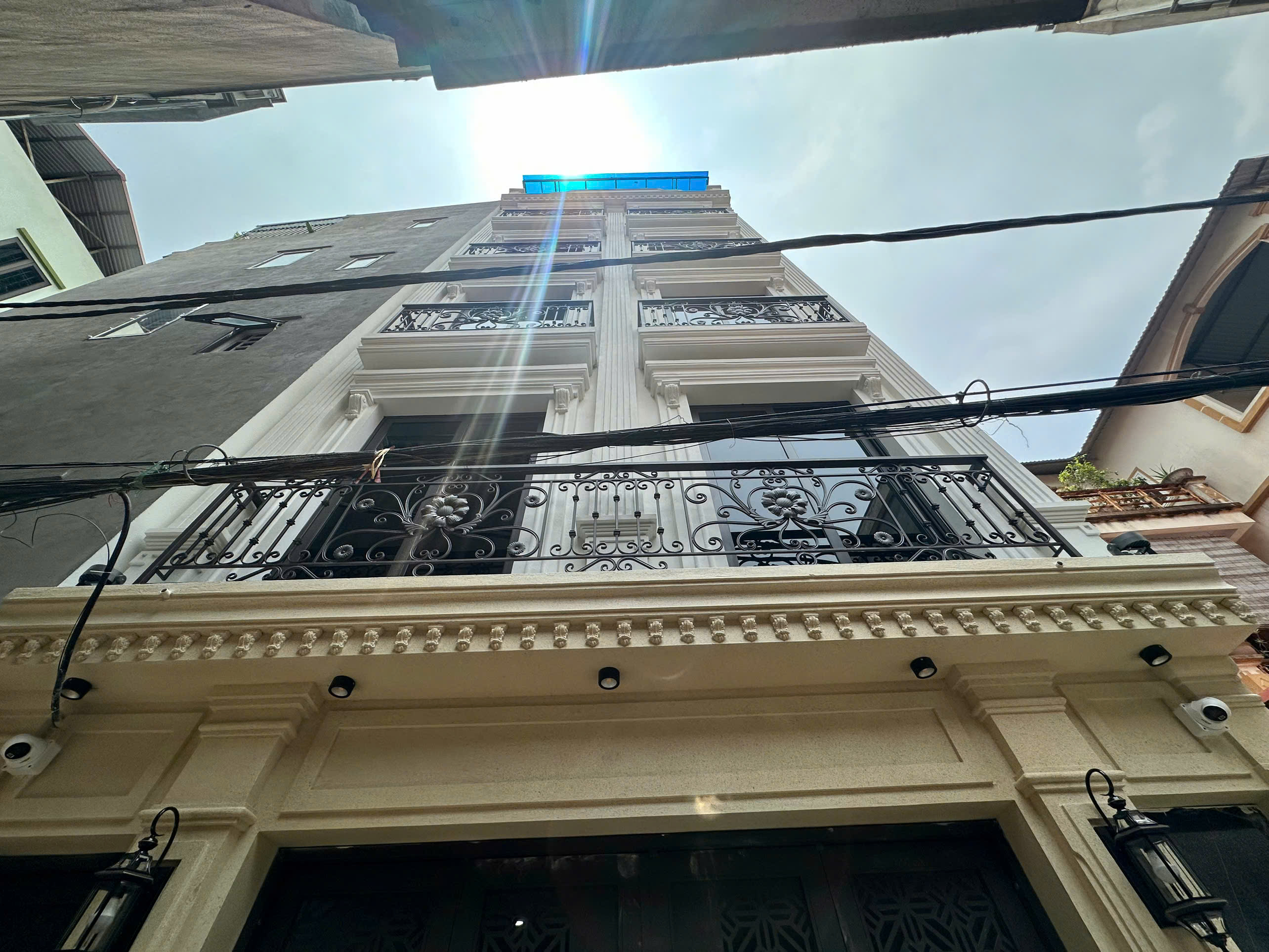 (Tin thật 100%) Bán tòa CHDV 57m2 x 13CH tại Xuân Phương - Gần CĐ FPT - Dòng tiền 750 triệu/năm - Ảnh chính