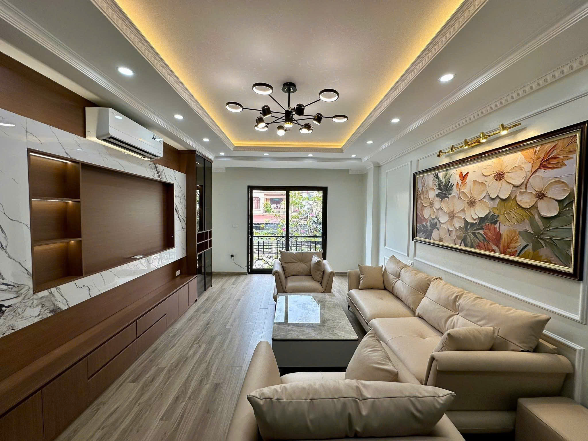 HẠ SỐC 2 TỶ,  NHÀ 2 MẶT THOÁNG HOÀNG NHƯ TIẾP , GARA Ô TÔ THANG MÁY, HƠN 14 TỶ - Ảnh 2