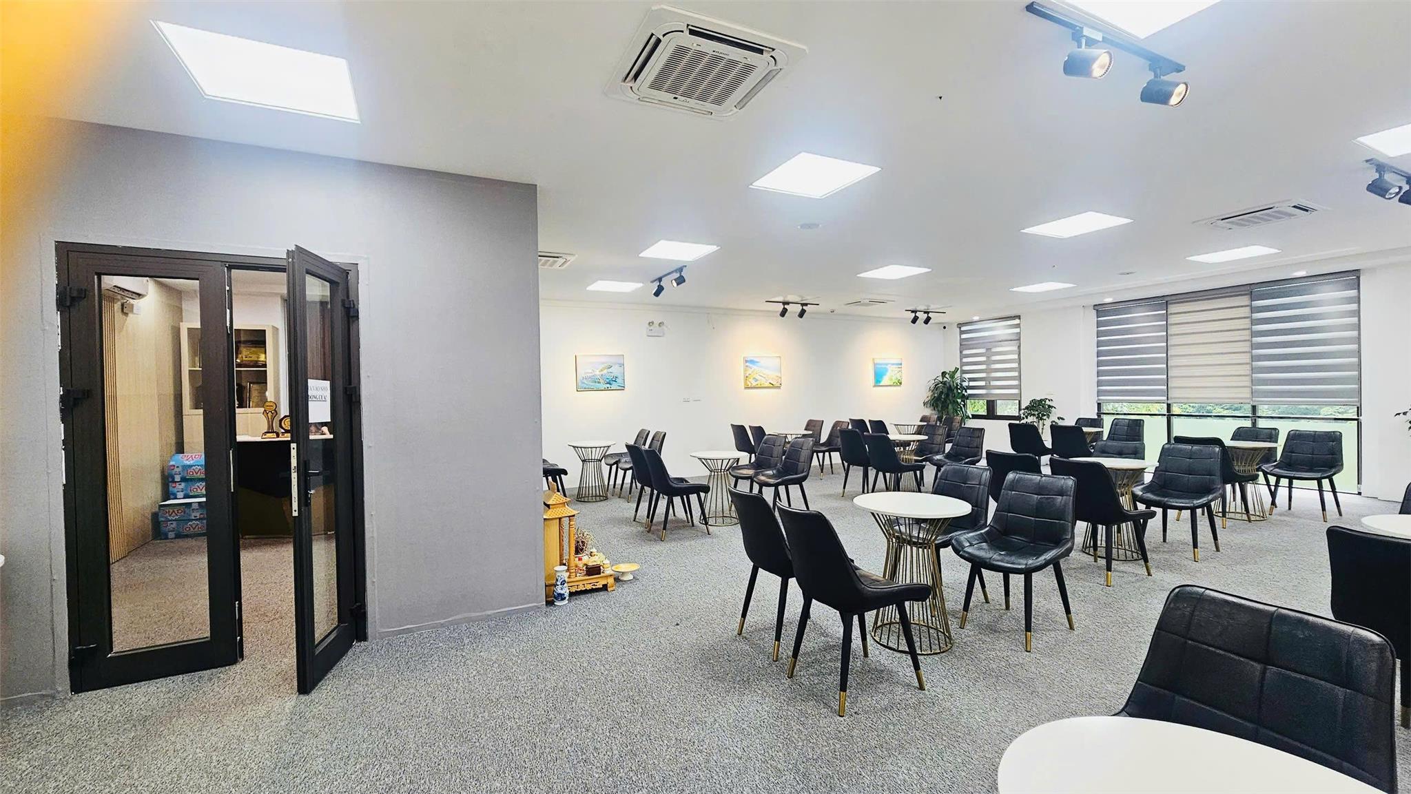 Cho Thuê Văn Phòng Siêu Đẹp 140m2 - 40 Triệu/Tháng Phố Dịch Vọng Hậu, Cầu Giấy. Tặng 10 Ngày Setup - Ảnh 1