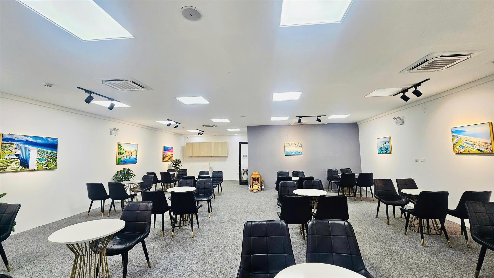Cho Thuê Văn Phòng Siêu Đẹp 140m2 - 40 Triệu/Tháng Phố Dịch Vọng Hậu, Cầu Giấy. Tặng 10 Ngày Setup - Ảnh 2