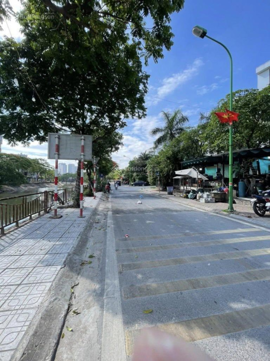 Bán nhà giá 6x tỷ - Lô góc: 1 mặt sông Sét, 1 mặt đường mới mở Quận ủy, 2 vỉa hè rộng - Ảnh chính