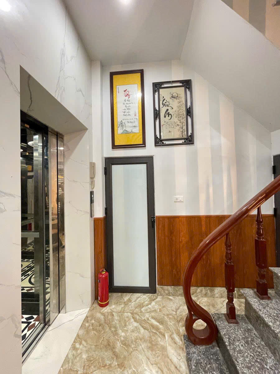 BÁN NHÀ HOÀNG ĐẠO THÀNH- Ô TÔ TẢI ĐỖ CỬA - THANG MÁY - NHÀ ĐẸP FULL NỘI THẤT 35m giá chỉnh 10 tỷ - Ảnh 3