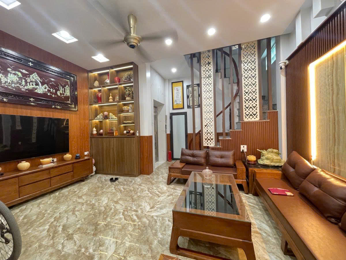 BÁN NHÀ HOÀNG ĐẠO THÀNH- Ô TÔ TẢI ĐỖ CỬA - THANG MÁY - NHÀ ĐẸP FULL NỘI THẤT 35m giá chỉnh 10 tỷ - Ảnh 4