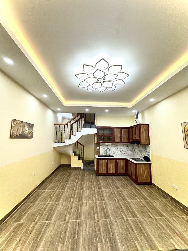 Bán nhà đủ nội thất Hoàng Hoa Thám, Ba Đình, ngõ ba gác, 32m2, 3 tầng, Mt 4.3m, chỉ 5.55 tỷ - Ảnh 1