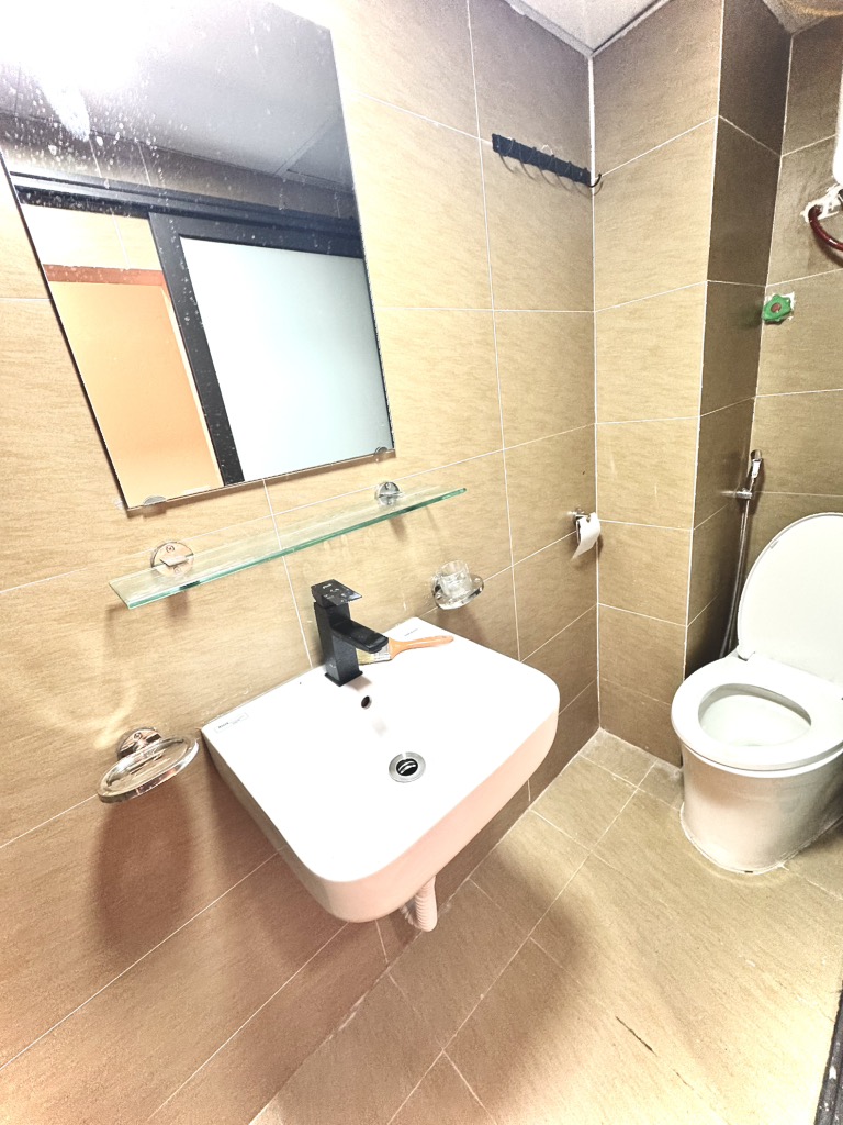 Bán nhà đủ nội thất Hoàng Hoa Thám, Ba Đình, ngõ ba gác, 32m2, 3 tầng, Mt 4.3m, chỉ 5.55 tỷ - Ảnh 2