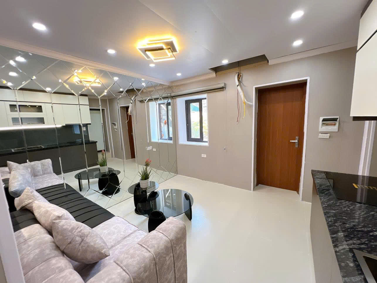 TOÀ CCMN SÁT PHỐ CẦU GIẤY 58M2 8T THANG MÁY MẶT TIỀN SIÊU RỘNG 8M 14 PHÒNG ĐÔI KHÉP KÍN CHỈ 15 TỶ - Ảnh 4