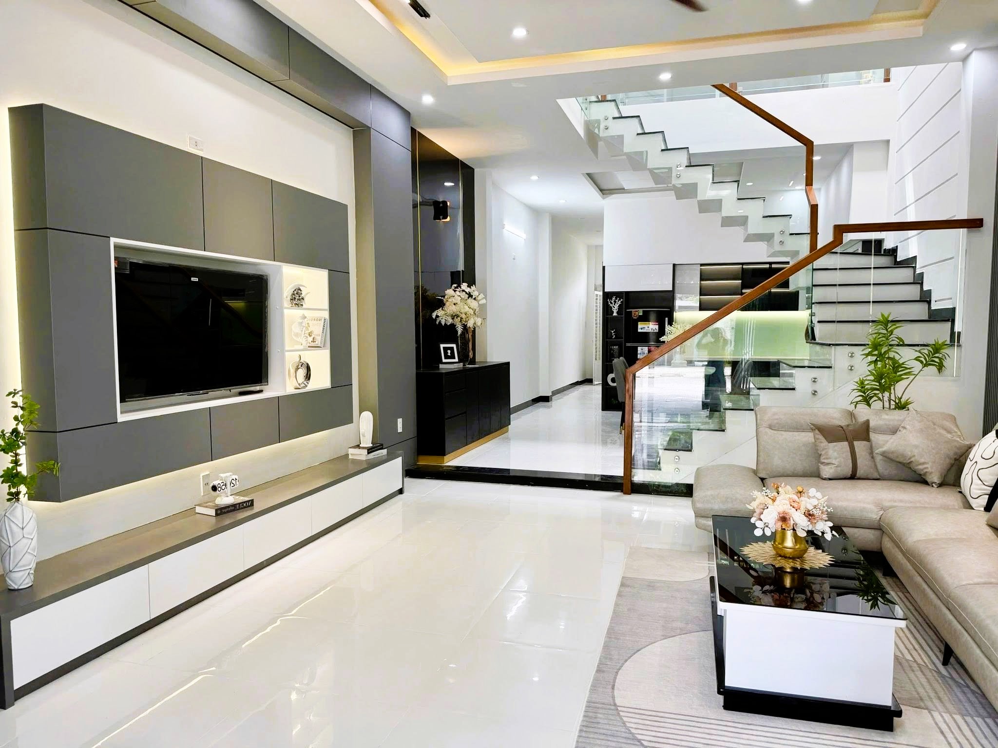 Ngay cụm trường & bệnh viện top Q10 – 53m² - Ngang 4.3m - CA Phường Sát Bên – 7 Tỷ XX chưa từng có - Ảnh chính
