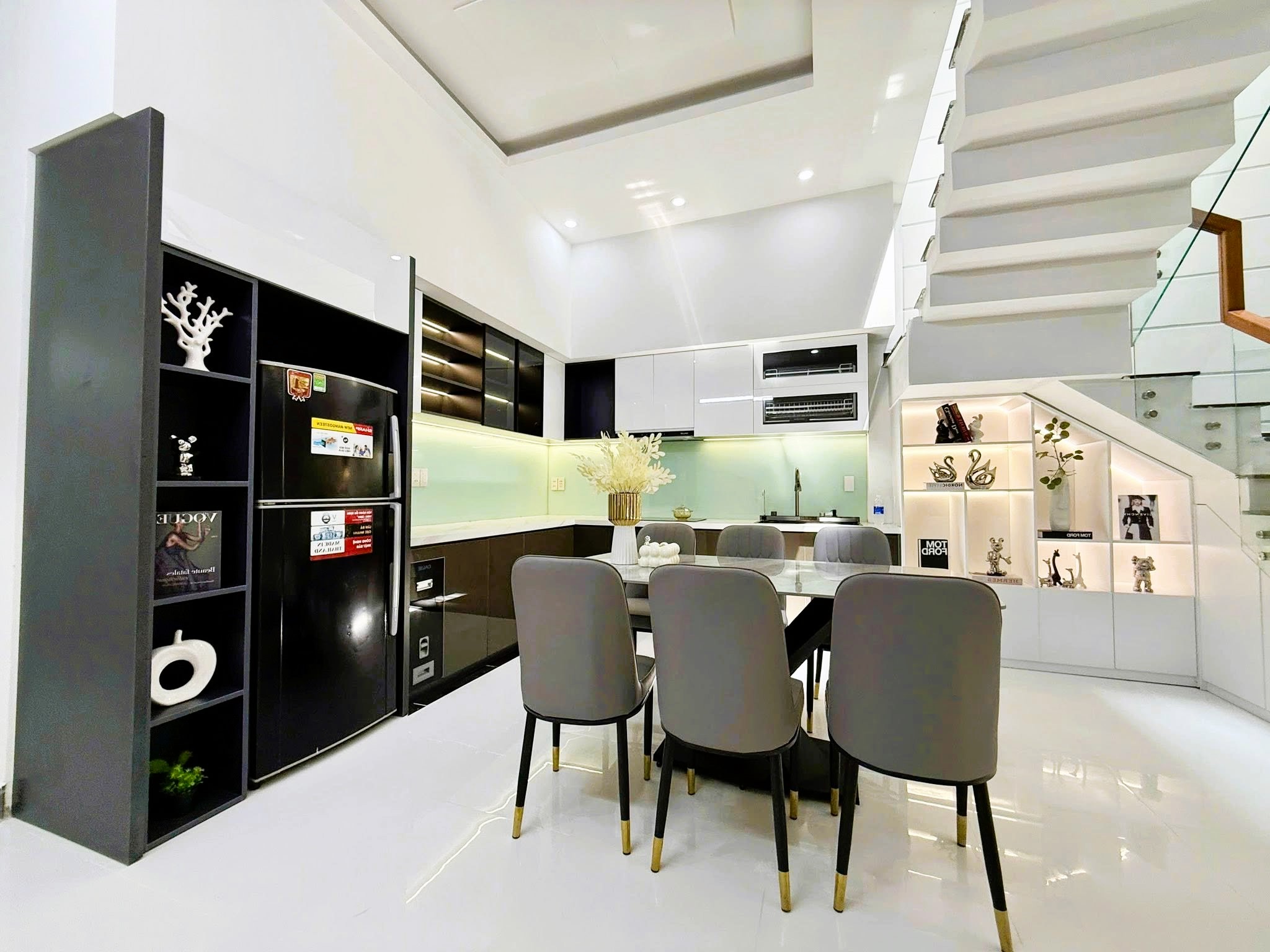 Ngay cụm trường & bệnh viện top Q10 – 53m² - Ngang 4.3m - CA Phường Sát Bên – 7 Tỷ XX chưa từng có - Ảnh 2