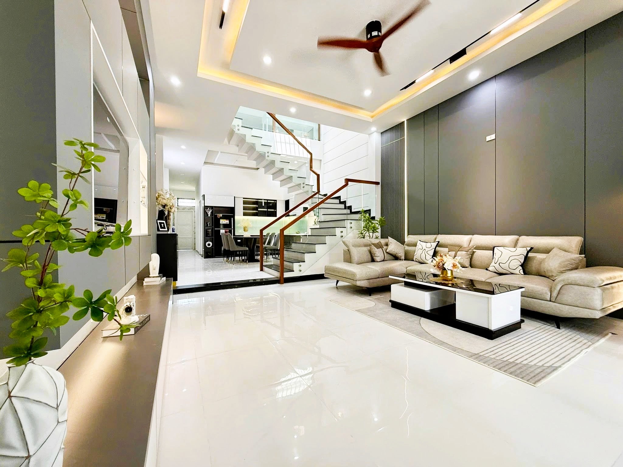 Ngay cụm trường & bệnh viện top Q10 – 53m² - Ngang 4.3m - CA Phường Sát Bên – 7 Tỷ XX chưa từng có - Ảnh 1