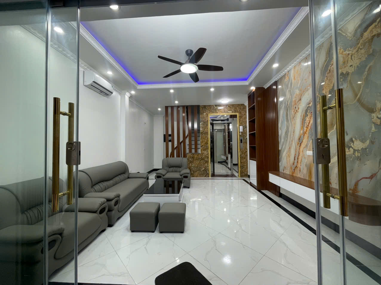 BÁN NHÀ QUẬN CẦU GIẤY - 6 TẦNG - THANG - FULL NỘI THẤT - Ảnh chính