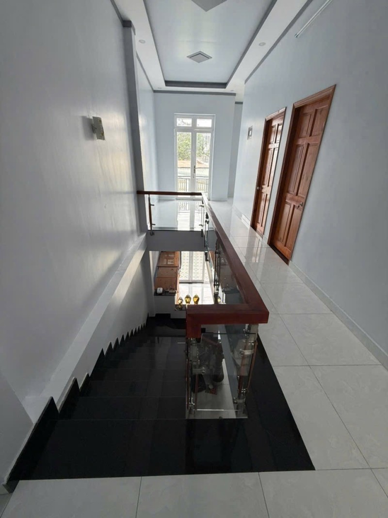Bán nhà ĐẸP 2 Tầng Trung Tâm Dĩ An,đường ô tô,gần Bcons Garden - Ảnh 4
