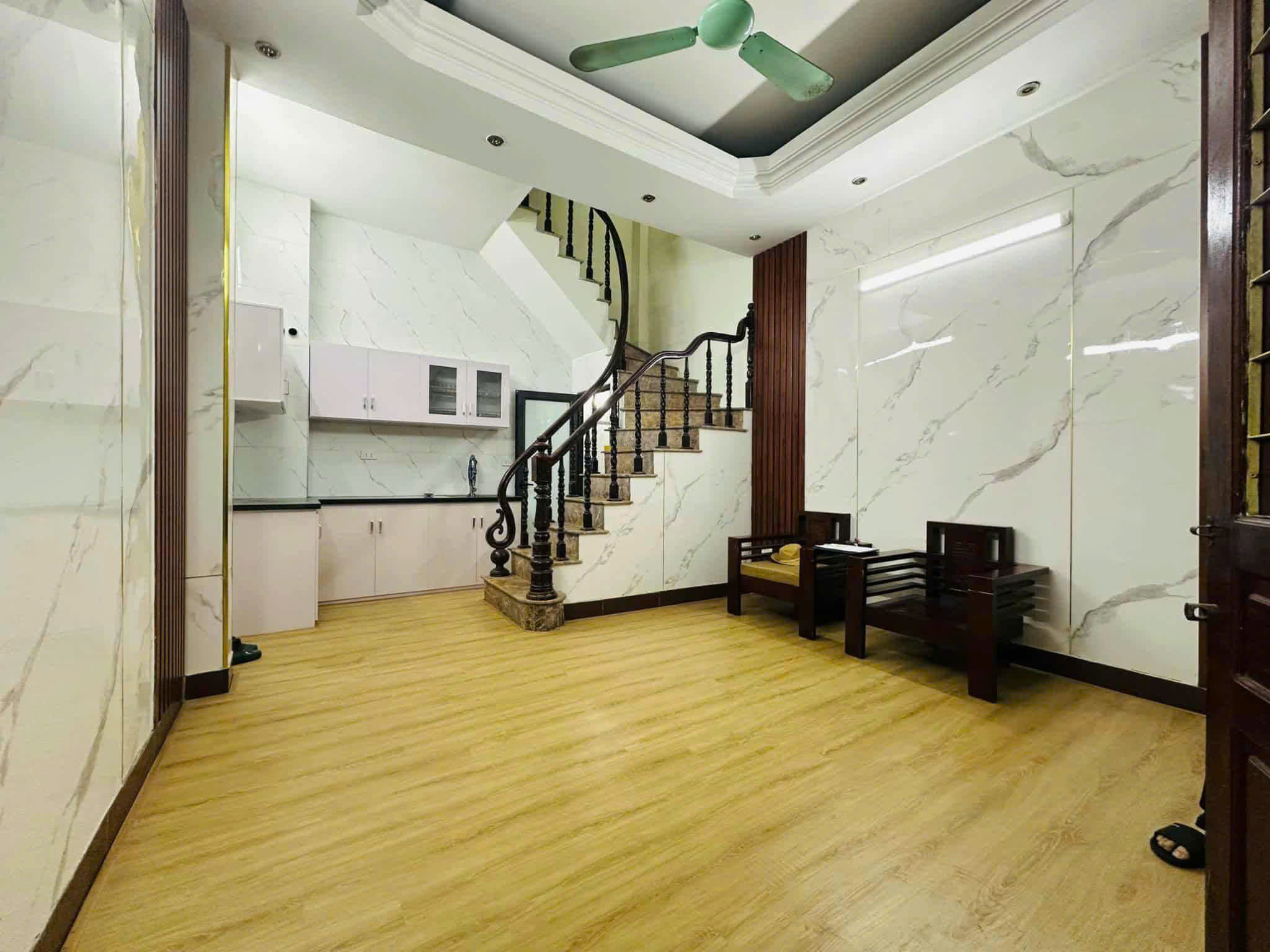 BÁN NHÀ HỒNG MAI HAI BÀ TRƯNG - GẦN Ô TÔ DT 22m2 4 tầng mặt tiền 4m Giá 3 tỷ - Ảnh chính