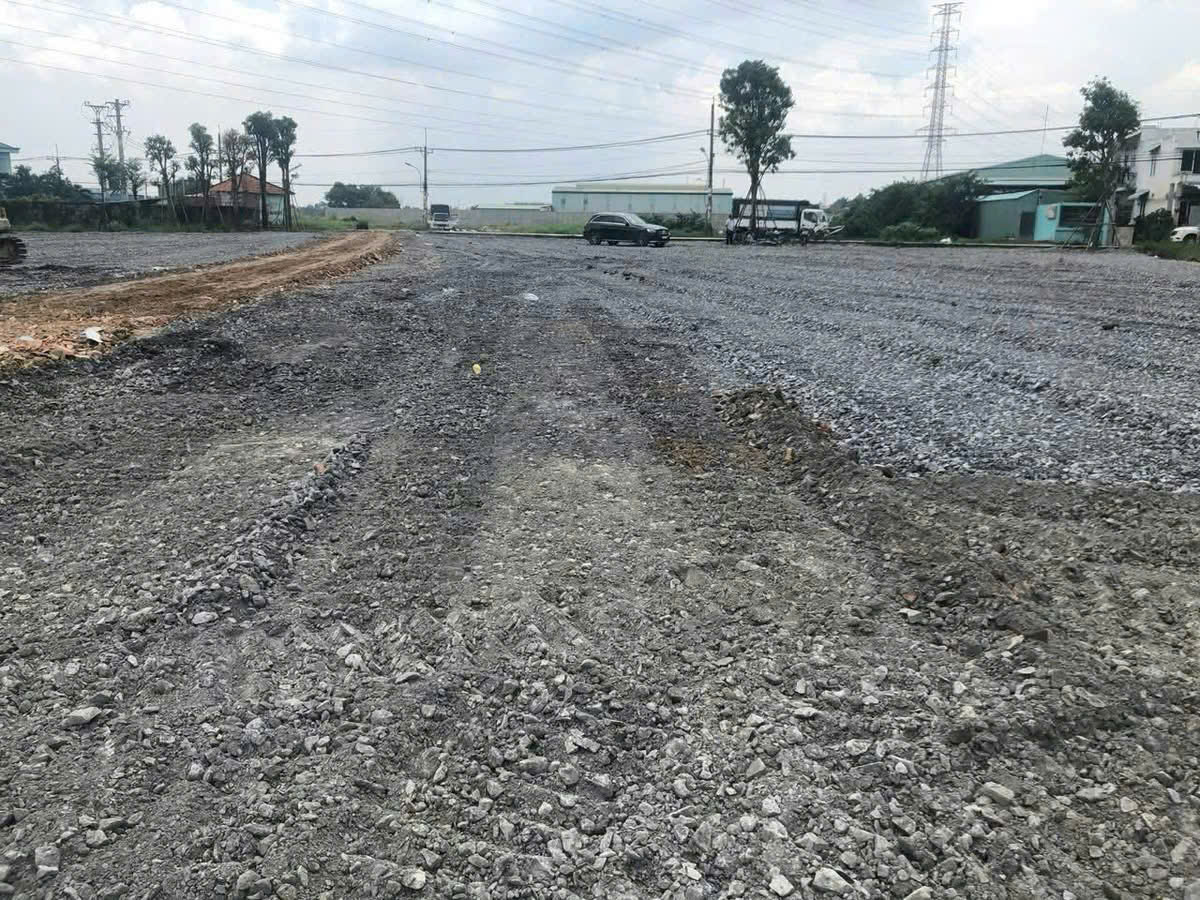 BÁN ĐẤT 2.600M² MT VÕ VĂN BÍCH GẦN CẦU SÁNG, HÓC MÔN THỔ CƯ GIÁ 25 TỶ - Ảnh 1